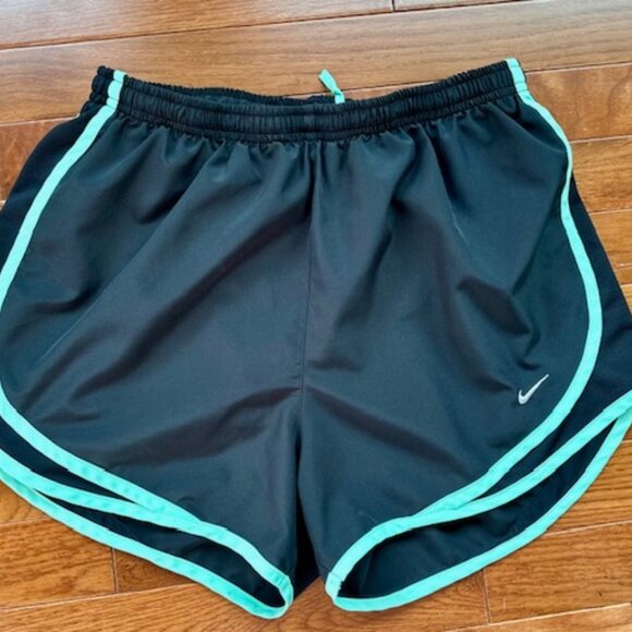 Nike Pants - NIKE Women’s Dry Fit Running Shorts Size Medium Black/Green